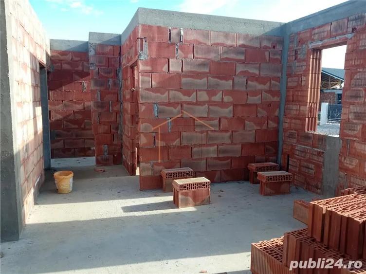 Casă cu 4 camere cu Teren 500 Mp în Câmpineanca