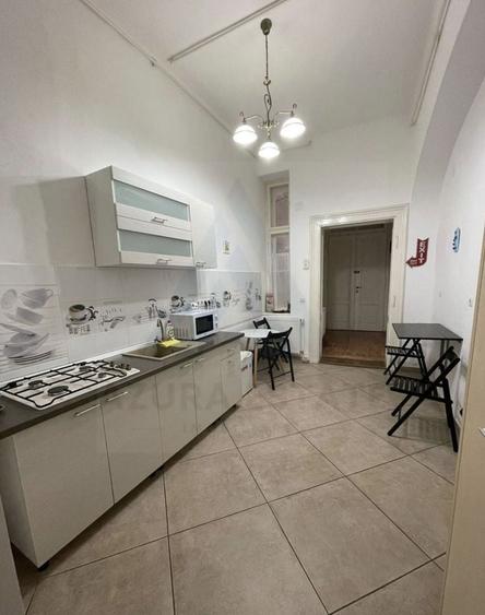 Apartament cu 3 camere decomandat, mobilat în Ultracentral