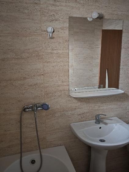 Apartament cu 3 camere decomandat în Peninsula