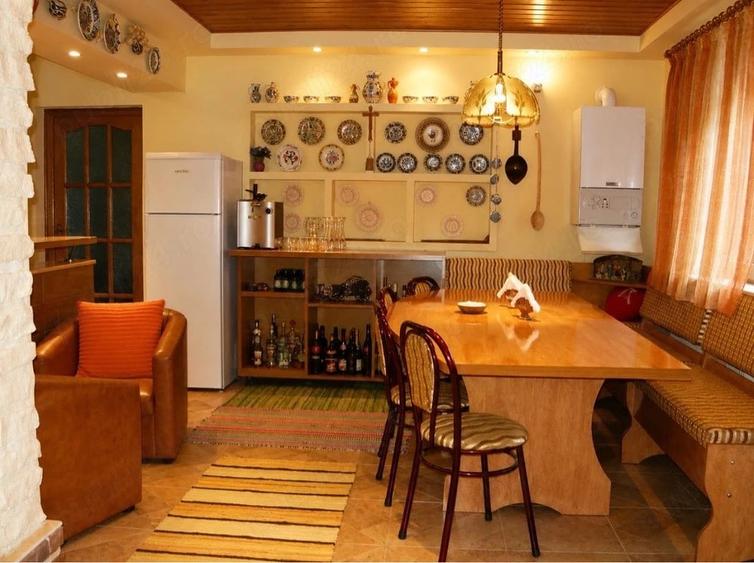 Casă cu Teren 900 Mp în 1 Decembrie