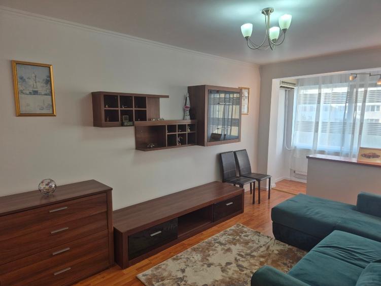 Apartament cu 2 camere decomandat în Obor