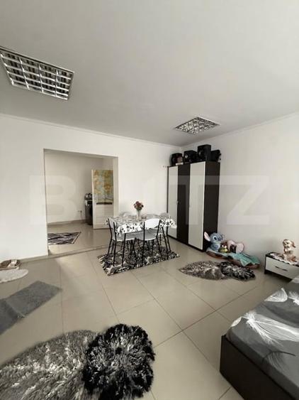 Apartament de vanzare , curte comuna, 2 camere, Zona Semicentral - 3