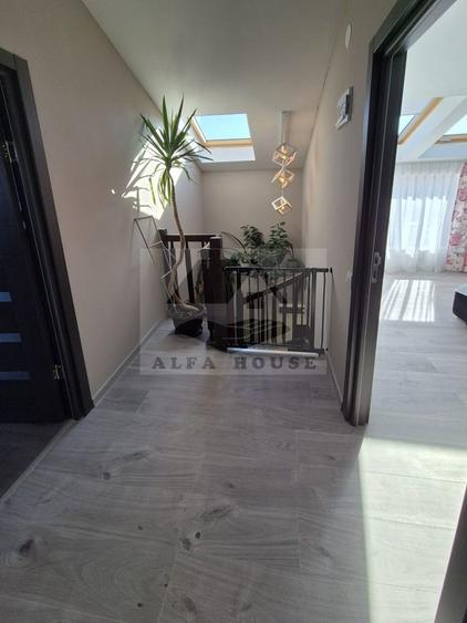 Apartament cu 4 camere decomandat, mobilat în Tractorul
