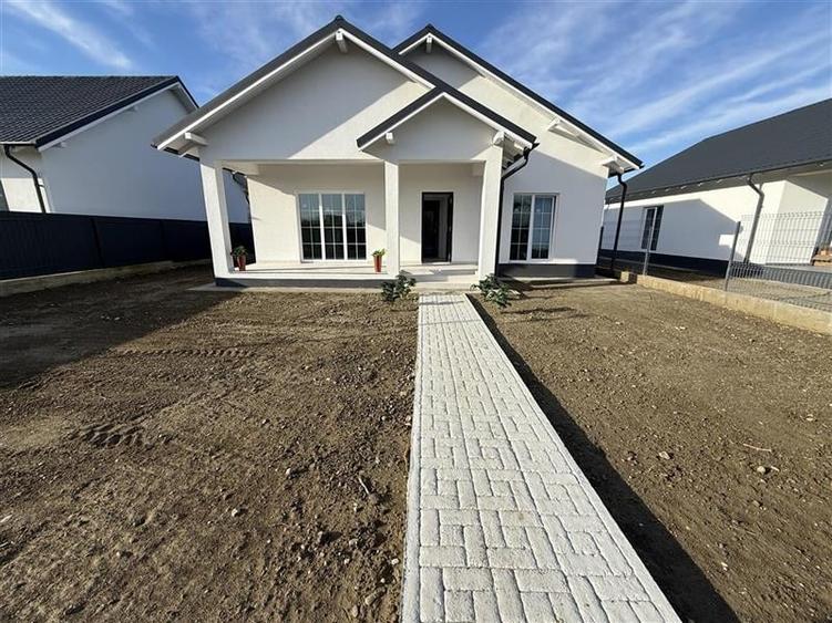 Casă individuală cu 3 camere cu Teren 350 Mp în Exterior Nord