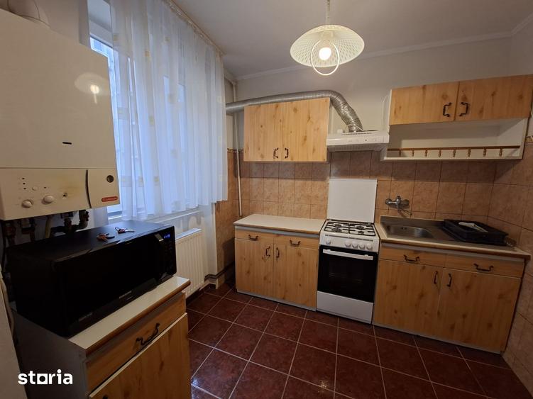 Apartament cu 3 camere decomandat în Semicentral