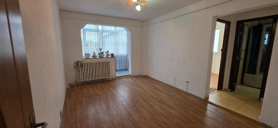 Apartament cu 3 camere în Banca Națională