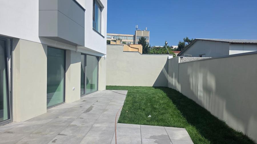 Apartament cu 4 camere decomandat în Timpuri Noi