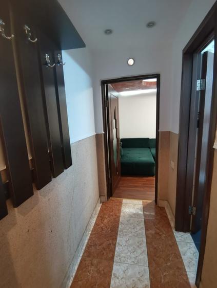 Apartament cu 2 camere semidecomandat în Crâng