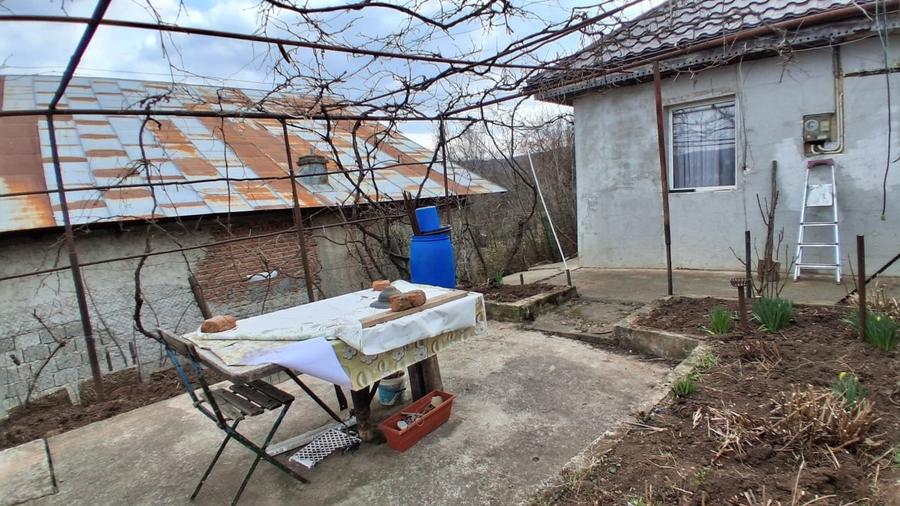 Casă individuală cu 4 camere cu Teren 1600 Mp în Autogară