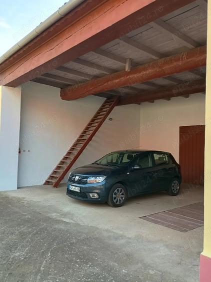 Casă cu 6 camere cu Teren 2465 Mp în Biled