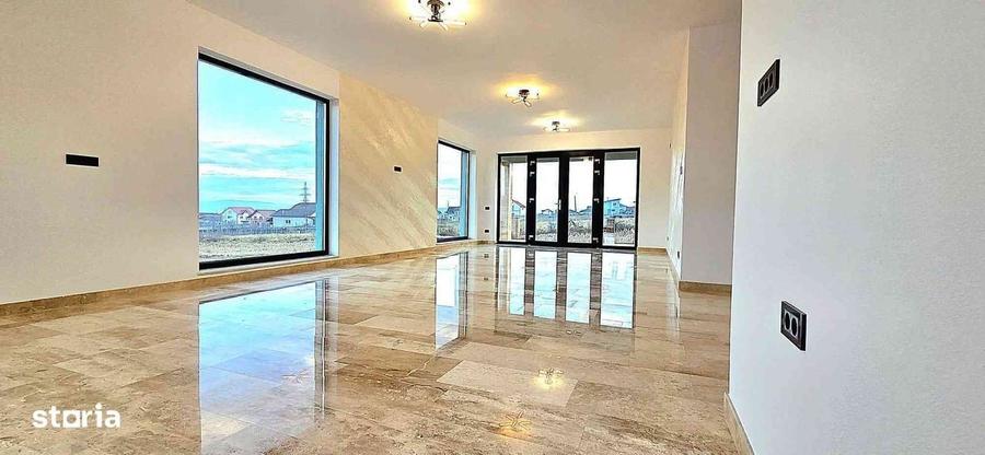 Casă cu 4 camere cu Teren 500 Mp în Central