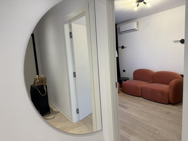 Apartament cu 3 camere decomandat în Barbu Văcărescu