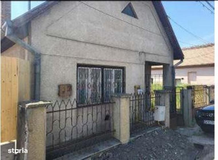 Vanzare prin licitatie , casa cu teren - 2
