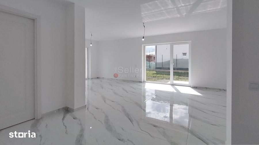 Casă cu 3 camere cu Teren 500 Mp în Noua