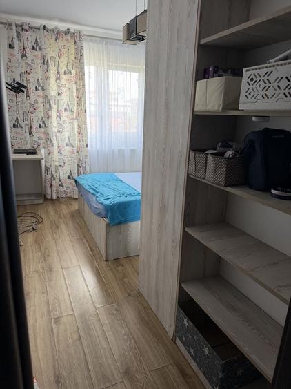 Apartament cu 2 camere decomandat în Roșu