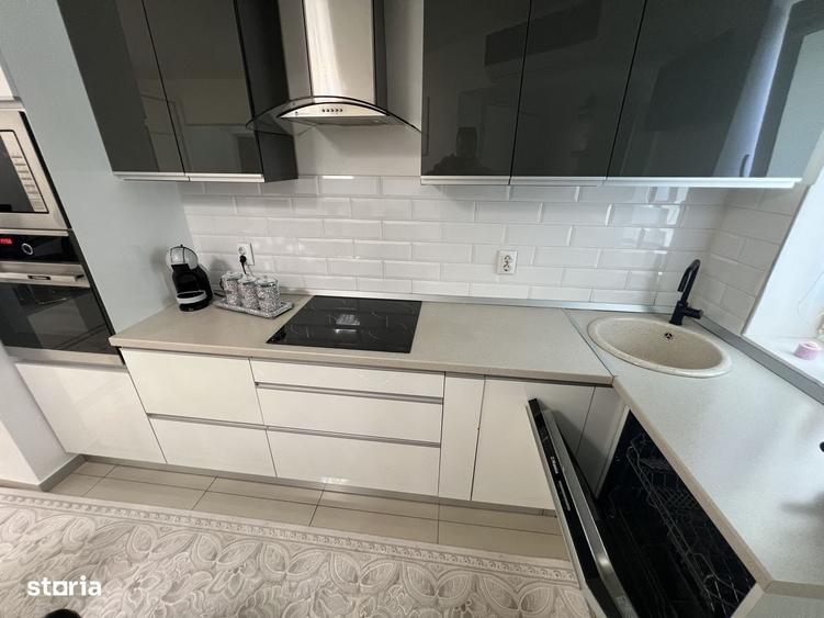 Apartament cu 3 camere în Micro 16