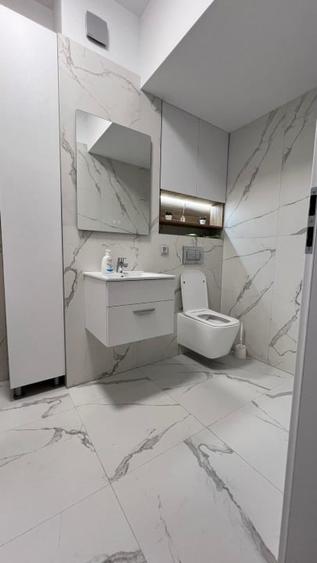 Apartament cu 2 camere decomandat, mobilat în Central
