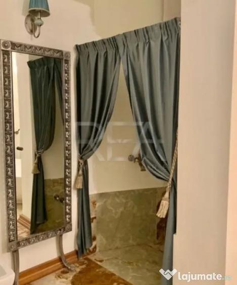Casă cu 18 camere cu Teren 684 Mp în Centrul Istoric
