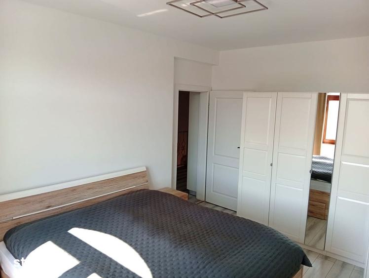 Casă cu 4 camere cu Teren 279 Mp în Vladimirescu