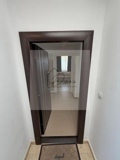 Apartament cu 3 camere decomandat, mobilat în Central