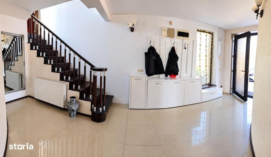 Casă cu 4 camere în Dănești