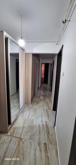 Apartament cu 3 camere decomandat în Tomis III