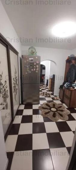 Apartament cu 3 camere decomandat în Călărași