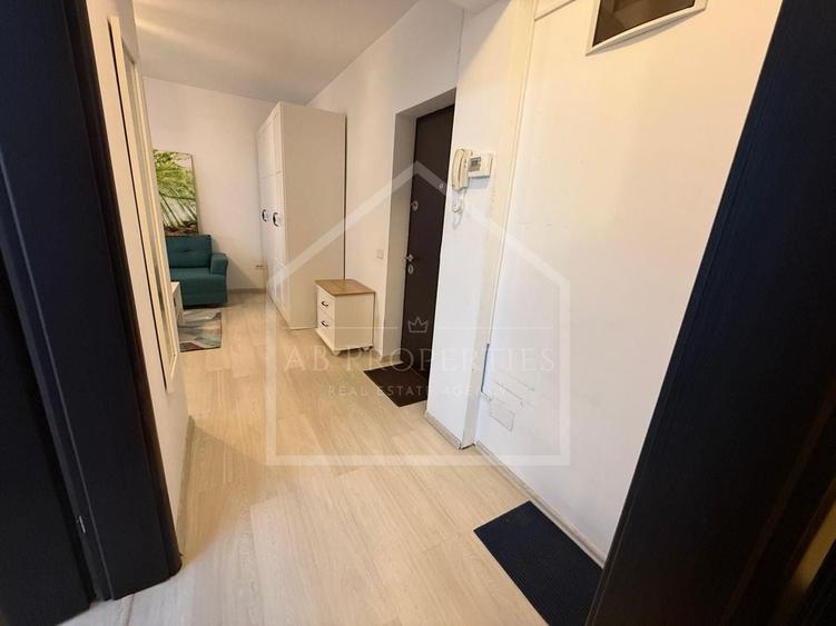 Apartament cu 2 camere semidecomandat, mobilat în Militari