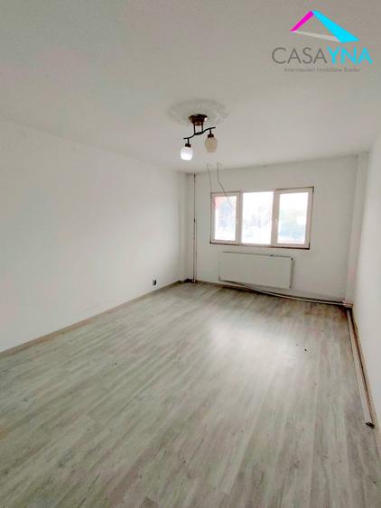 Apartament cu 3 camere decomandat în Milcov