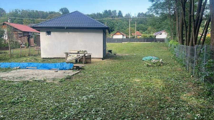 Casă cu 3 camere în Tisău