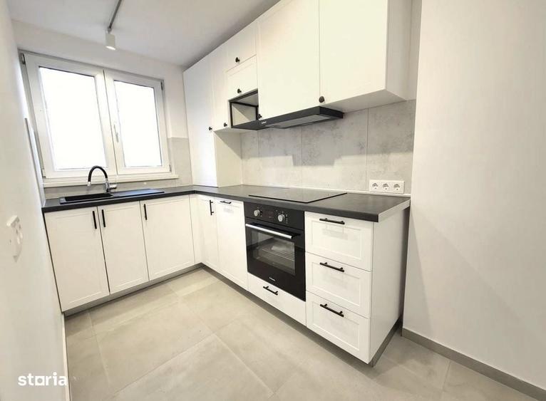 Apartament cu 3 camere decomandat în Cornișa