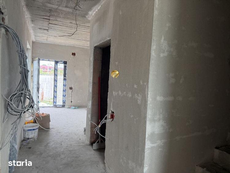 Casa de vanzare, P+2, 4 camere, 3 bai, terasa superba - 1