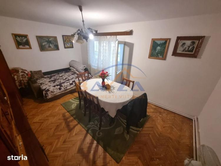 Apartament cu 3 camere decomandat în Republicii