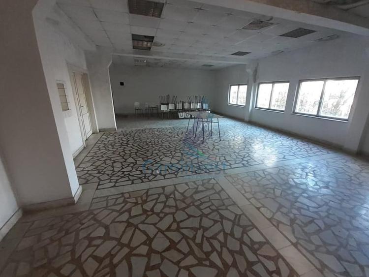 Spațiu industrial, de 3,000 mp, în Central
