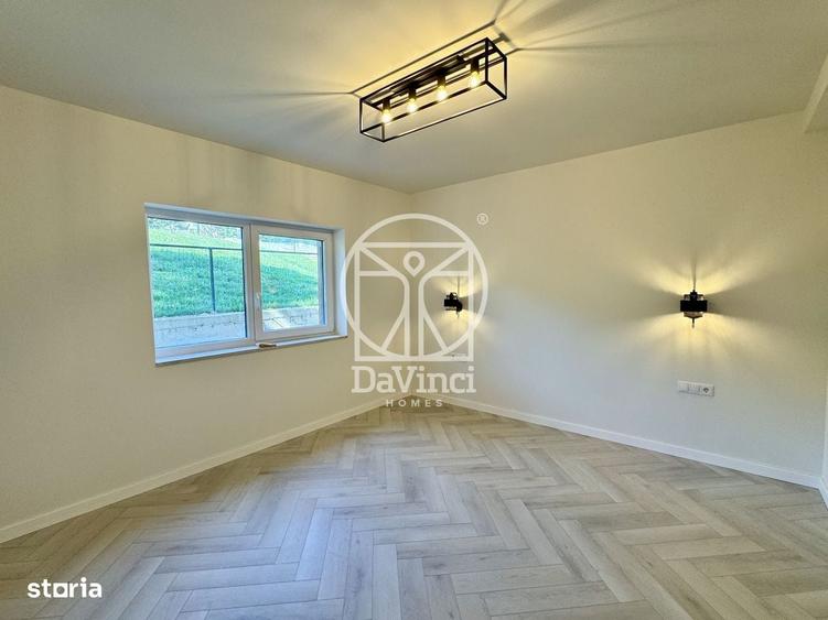 Apartament cu 3 camere decomandat în Cristian