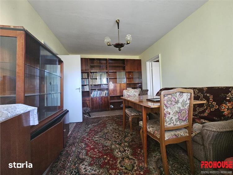 Apartament cu 3 camere semidecomandat în Central