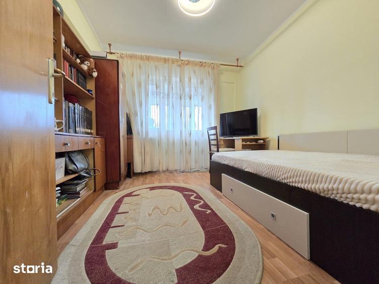 Apartament cu 3 camere decomandat în Giurgiului