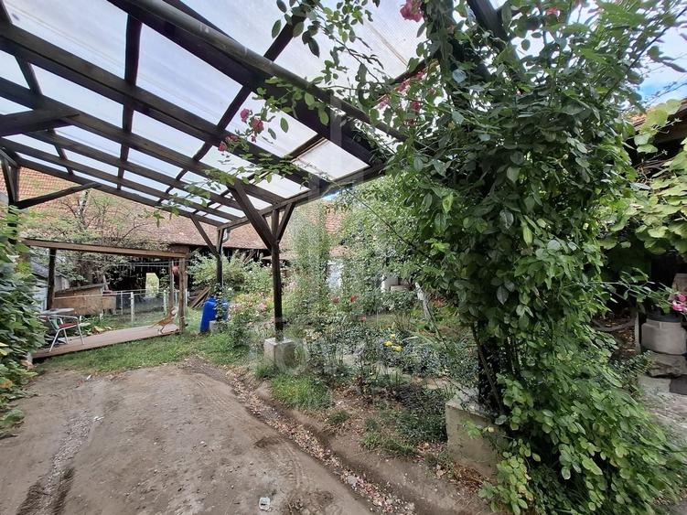Casă individuală cu 3 camere cu Canalizare în Cornățel