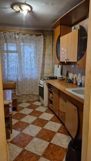 Apartament cu 3 camere decomandat, mobilat în Dristor