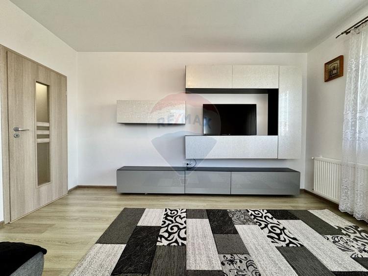 Apartament cu 2 camere decomandat, mobilat în Central