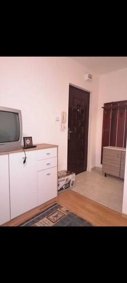 INCHIRIEZ garsoniera, zona Calea Aradului, str Dej - 1
