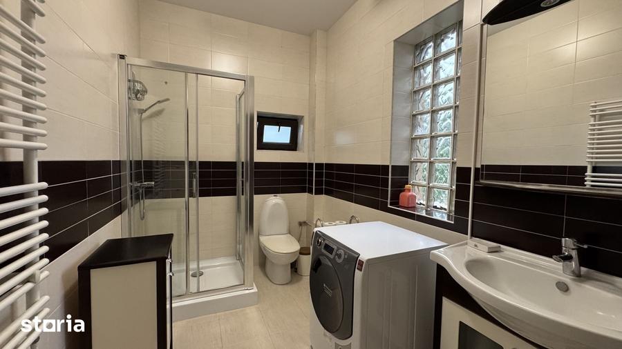 Casă cu 5 camere cu Teren 1000 Mp în Central