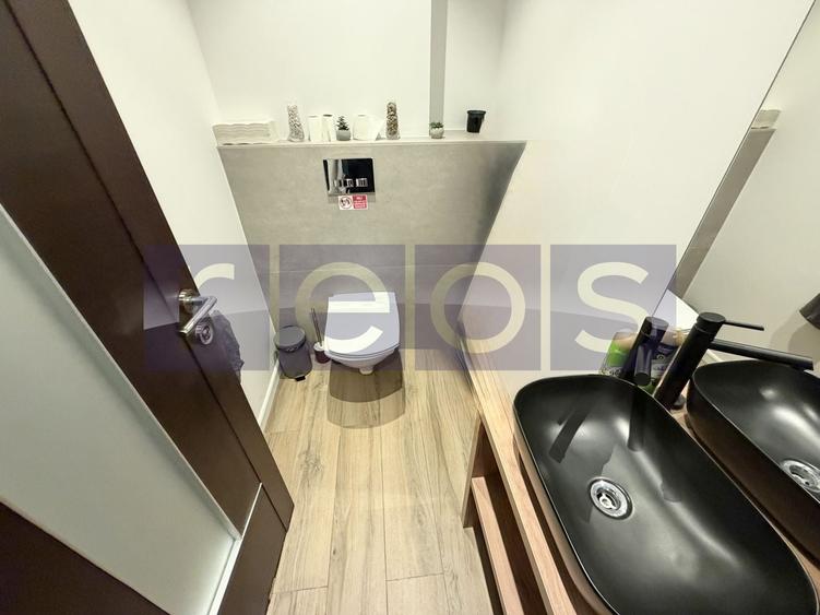 Apartament cu 3 camere decomandat în P-ța Victoriei