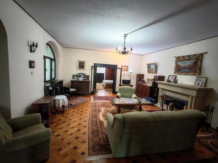 Apartament cu 3 camere semidecomandat în Grădina Icoanei