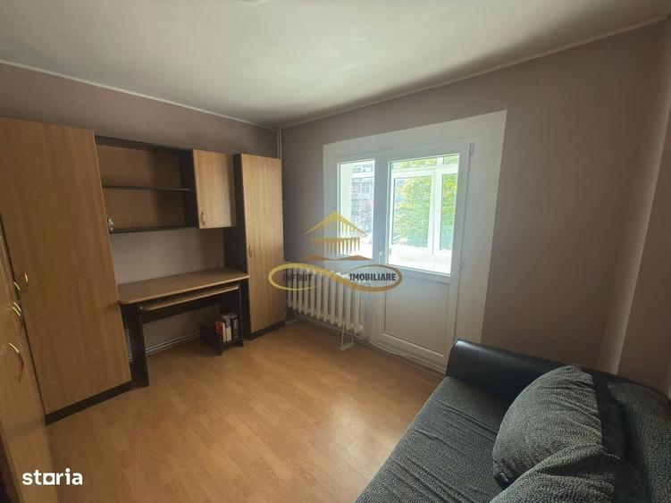 Apartament cu 3 camere decomandat în Ștefan Vodă