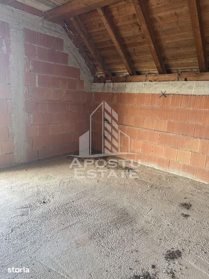 Casă cu 4 camere cu Teren 637 Mp în Covaci