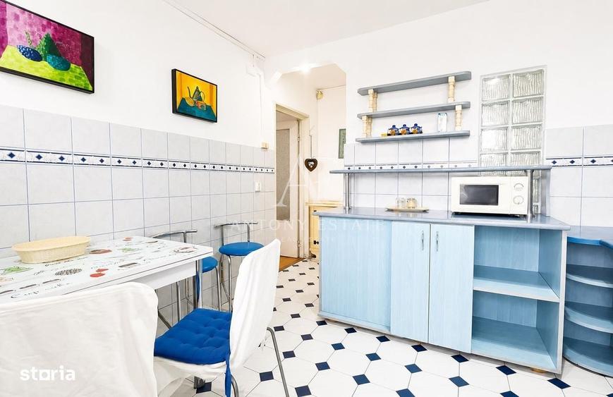Apartament cu 3 camere decomandat în Cetății