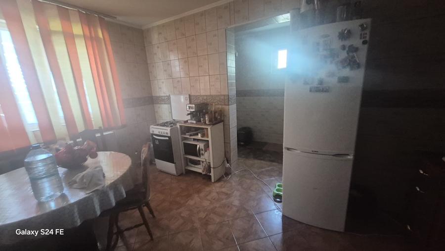 Casă cu 4 camere cu Teren 2000 Mp în Timișești