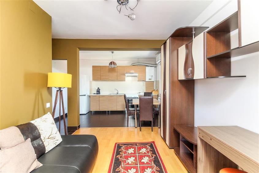 Apartament cu 2 camere semidecomandat, mobilat în Gheorgheni