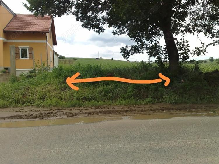 Teren de 2700 mp, în Traian